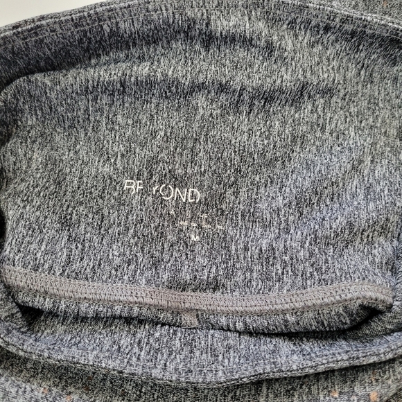 Beyond yoga top and leggings in‎ gray with rose gold ombré accents Medium - Picture 13 of 17